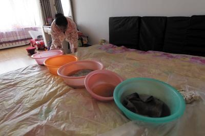 衡水楼上漏水，住户失联，小区没物管，业主维权难！律师来支招……